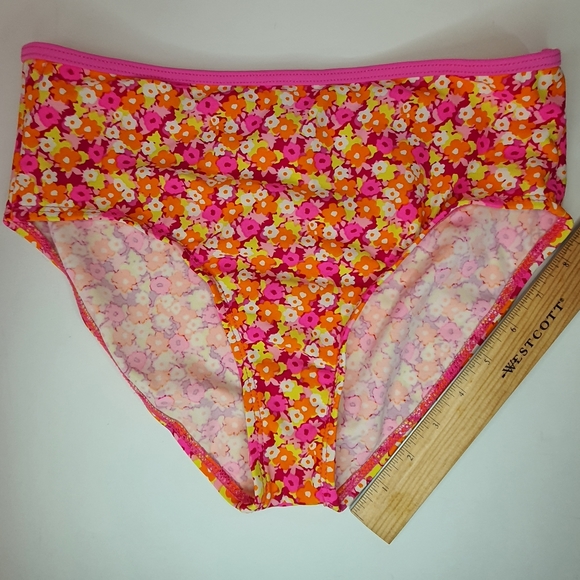 Land's End Swim Set Size 12+ plus FREE GIFT - Picture 5 of 12